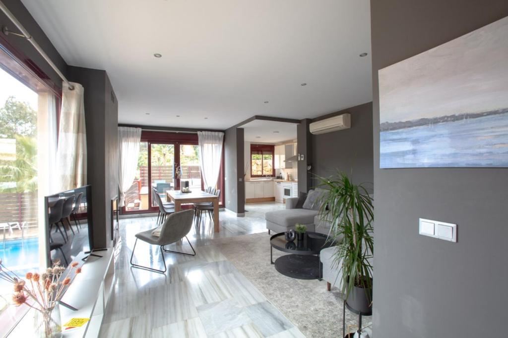 Private Pool Luxurious Villa With Mountain Views Estepona Bagian luar foto